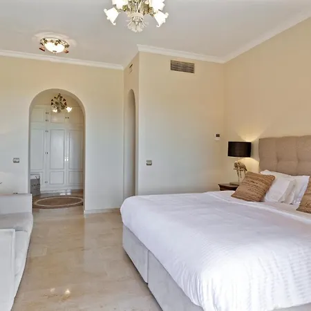 Luxury Villa Bellagio 1-3 Rooms Rented To Adults Only Couette-café